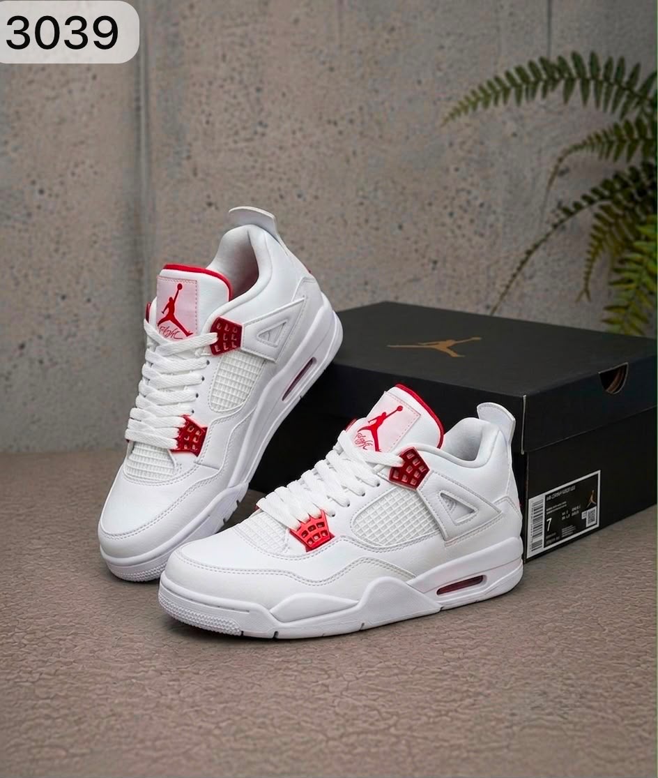 Jordan 4 Retro 🖤💛